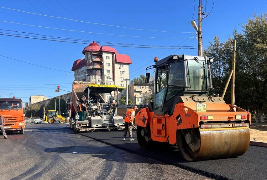 Улицу Куликова в Астрахани благоустроили на 80%