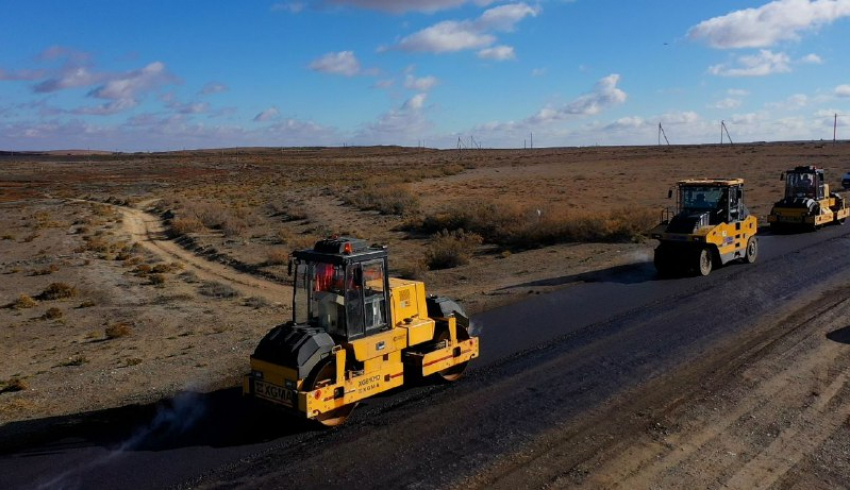 В Астраханской области ремонтируют четыре дороги по контракту жизненного цикла 