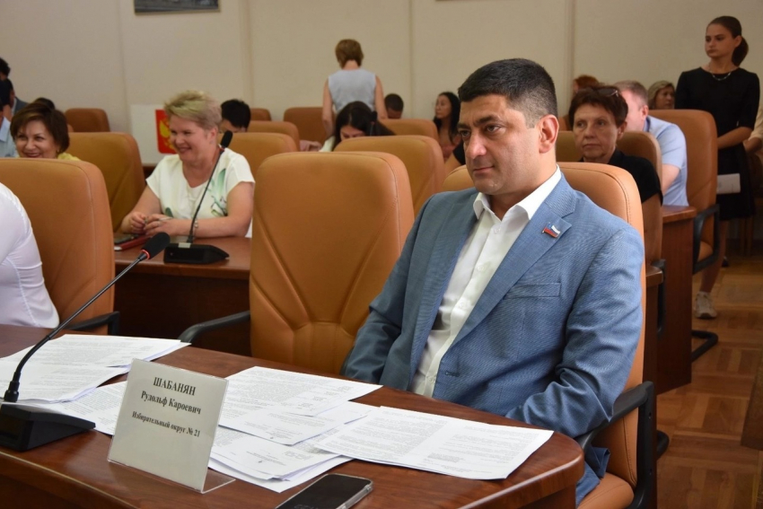 Астраханского депутата поймали в сауне с крупной партией синтетических наркотиков