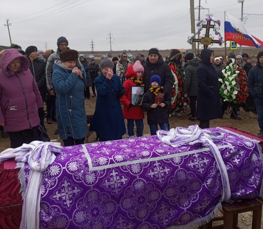 В Астраханской области простились с погибшим бойцом ЧВК «Вагнер»