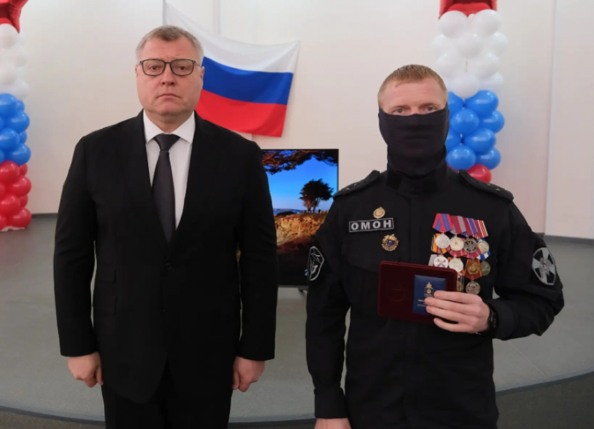 Сотрудники и военнослужащие астраханской Росгвардии получили награды губернатора