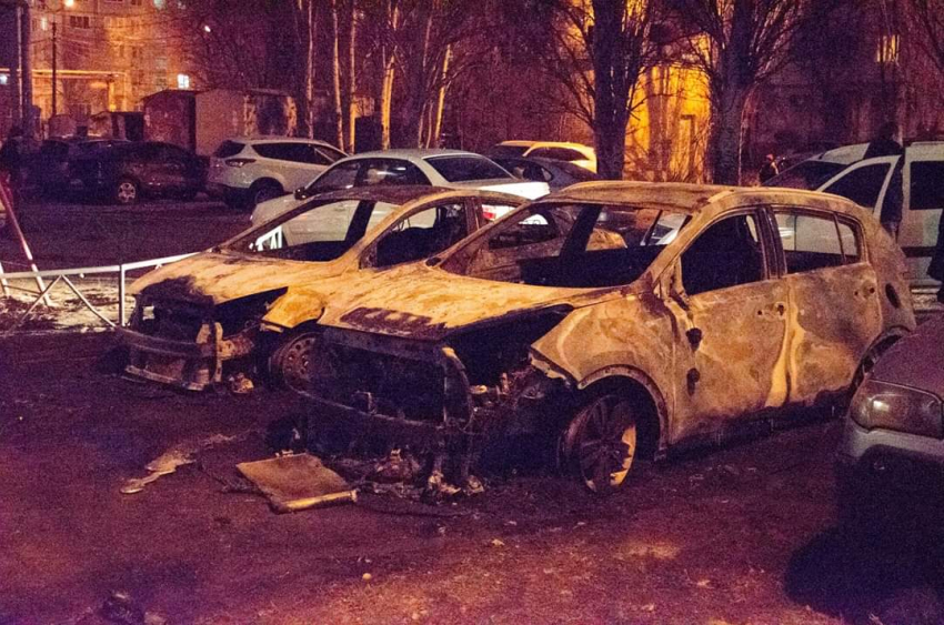 Астраханскому депутату сожгли машину
