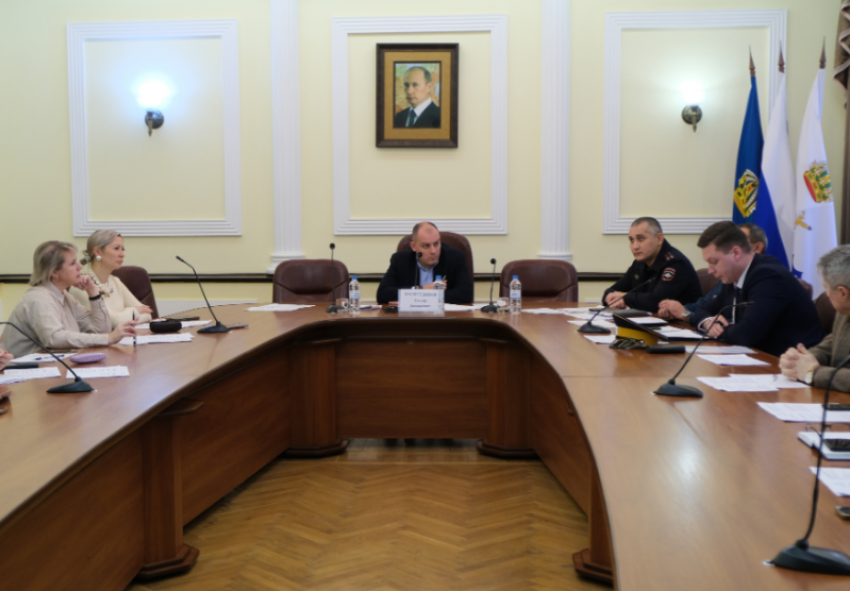 Казаки прогулялись по улицам Астрахани и выявили более двух тысяч правонарушений