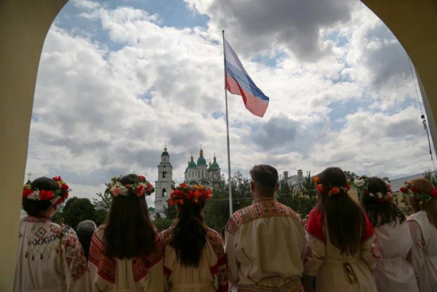 В Астраханской области пройдут мероприятия ко Дню Государственного флага России