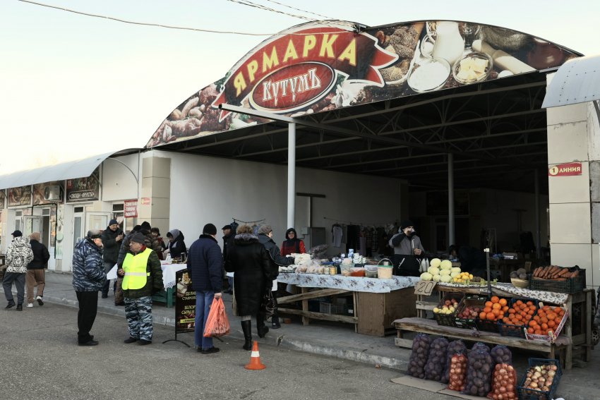 В Астрахани прошла масленичная ярмарка на рынке «Кутум»