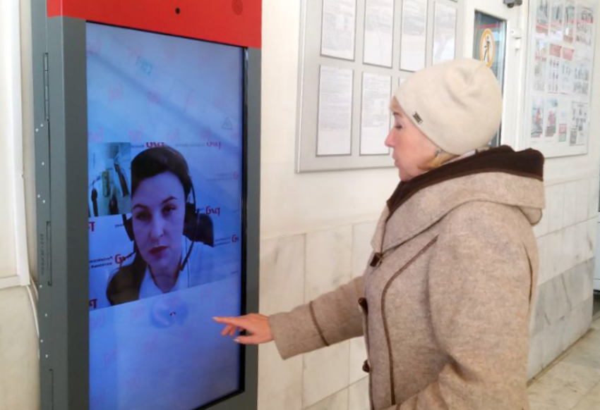 Посетители астраханского вокзала обратились к справочным видеоматериалам более 8000 раз