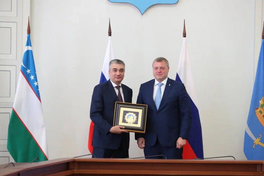 Астраханский губернатор встретился с полномочным послом Узбекистана