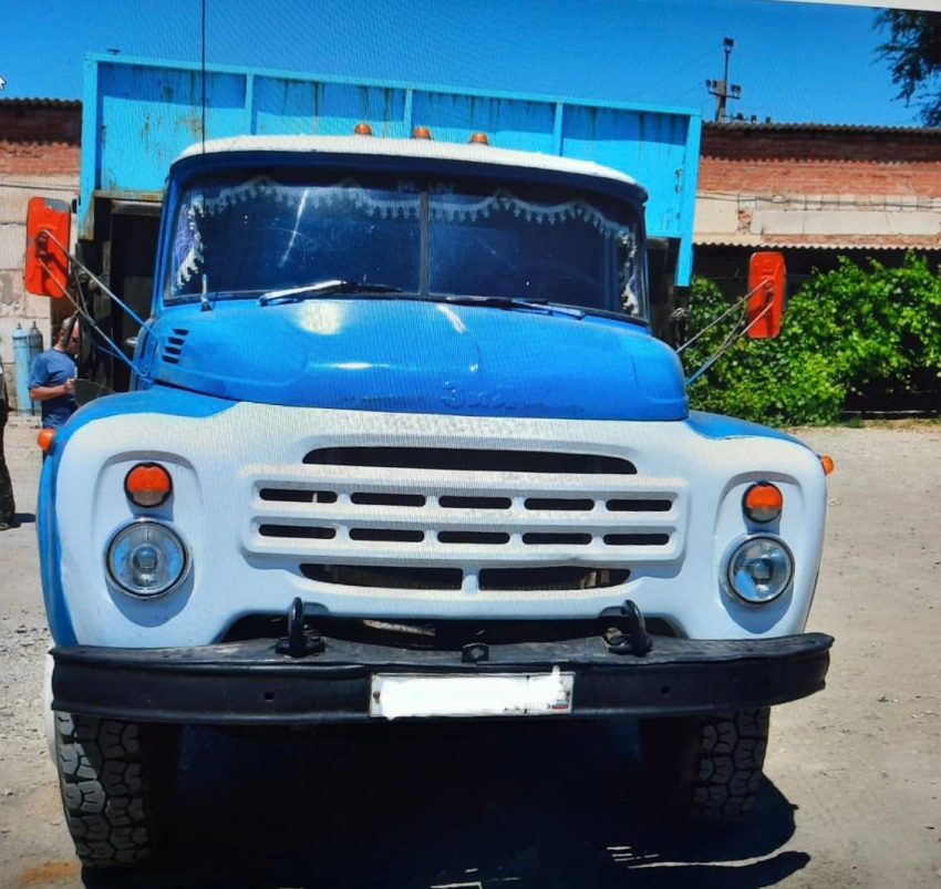 В Астраханской области мужчину насмерть придавило кузовом автомобиля