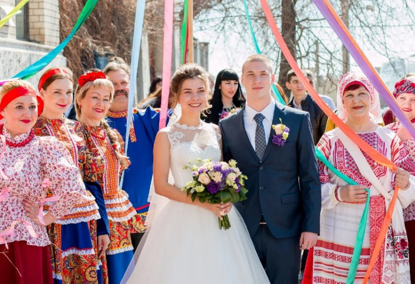 Астраханский ЗАГС назвал календарные праздники, к которым можно приурочить свадьбу