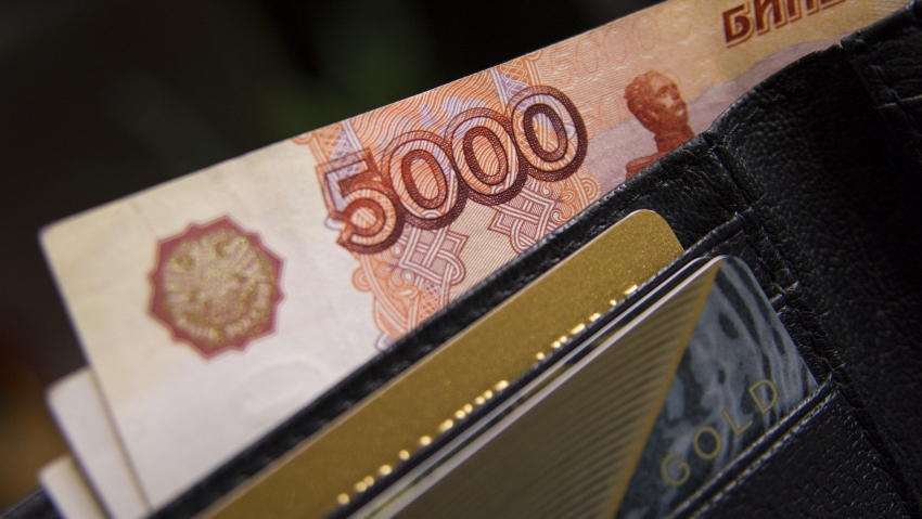 Главный бухгалтер из Астрахани похитила почти миллион рублей и предстанет перед судом