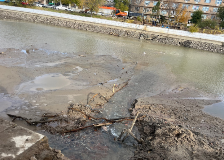 Сегодня на левом берегу Астрахани снизят напор воды