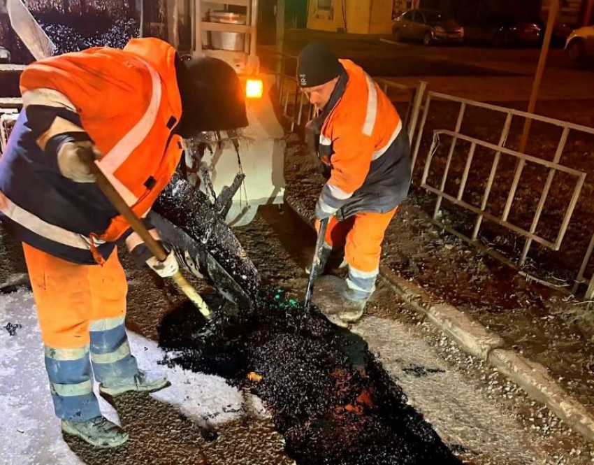 Дорожники привели в порядок проблемные участки на сорока улицах Астрахани