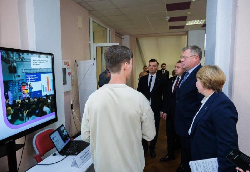 Молодые астраханские ученые представили губернатору свои разработки