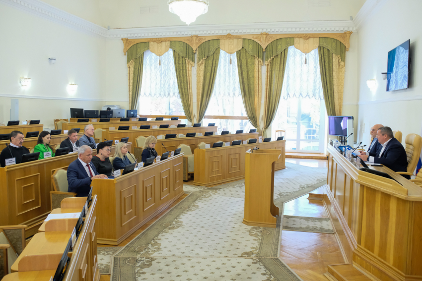 Астраханские депутаты обсудят меры социальной поддержки граждан и ещё 24 вопроса 