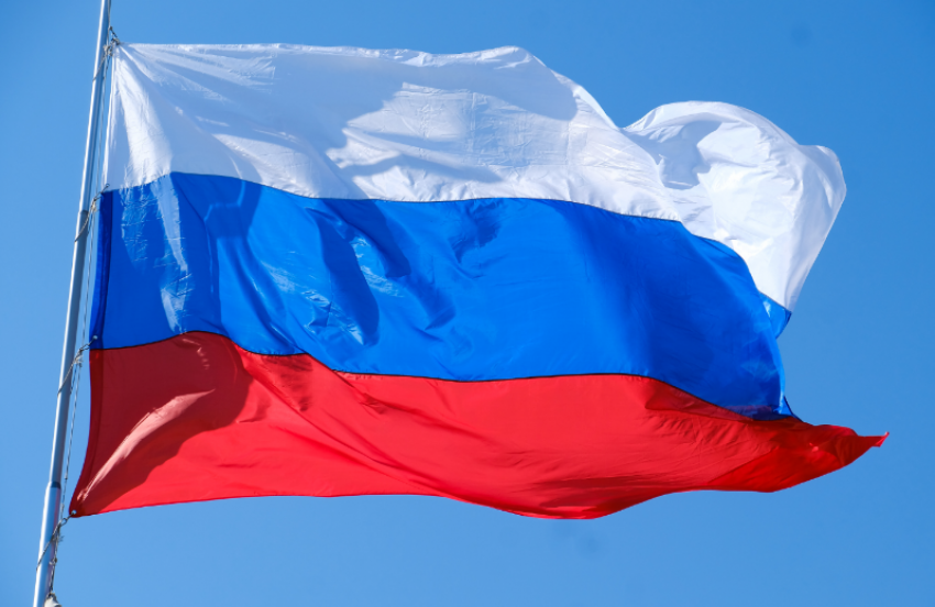 Игорь Мартынов поздравил астраханцев с Днем государственного флага России