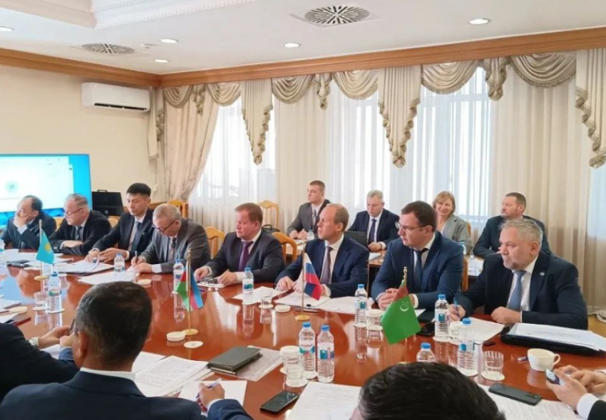 Астраханская область искусственно воспроизводит осетров для Волги и Каспия