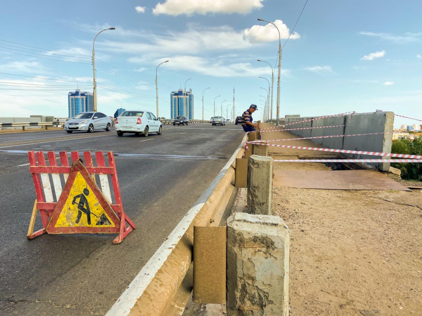На Новом мосту в Астрахани появился переход в другое измерение