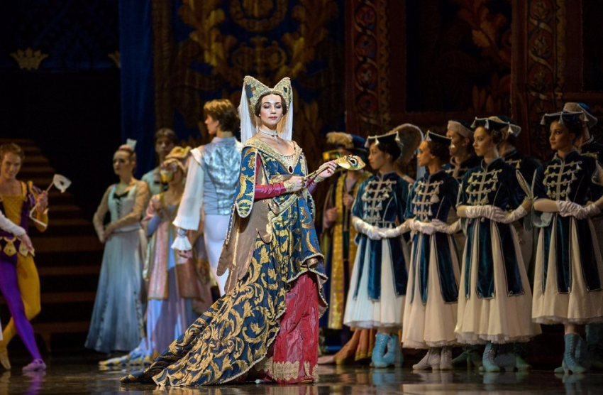 Астраханцы станцевали балет в Китае