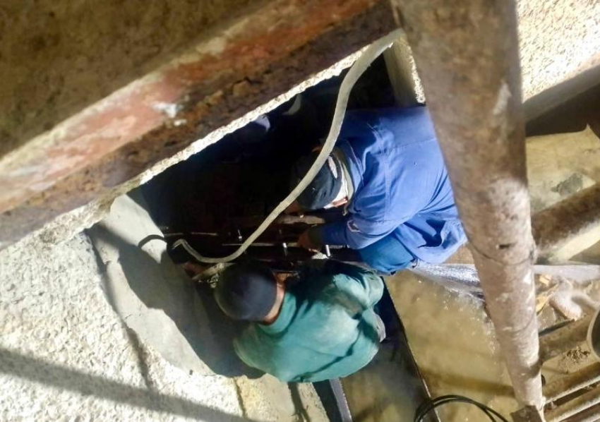 Авария на очистной станции оставила жителей астраханского райцентра без воды