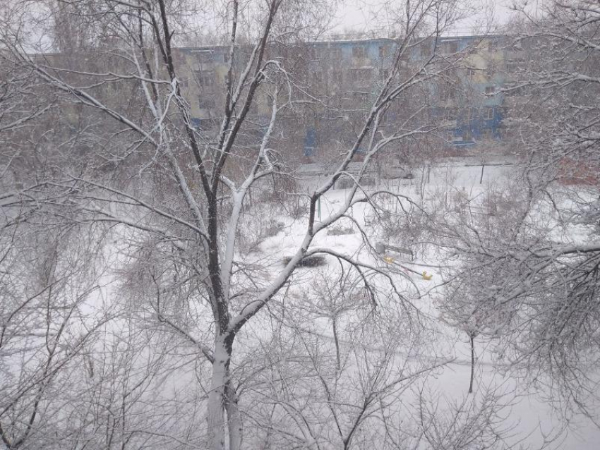 В Астрахани выпал обильный снег