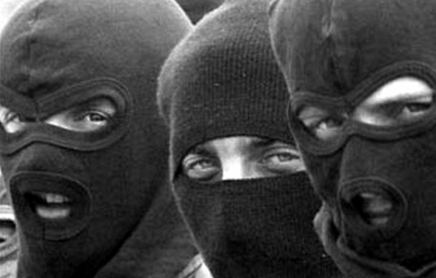 В Астраханской области членов преступной группировки осудили за похищение человека и вымогательство
