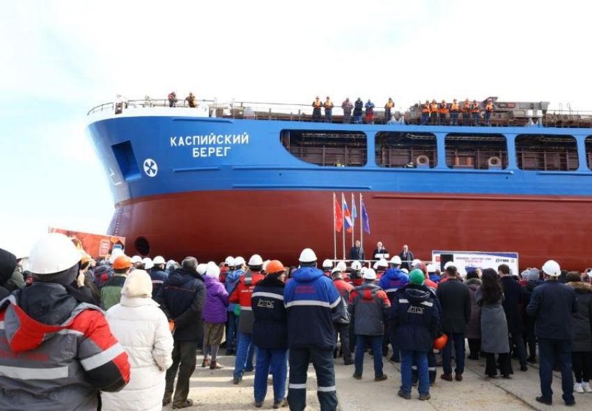 Уникальный сухогруз астраханских корабелов спустили на воду