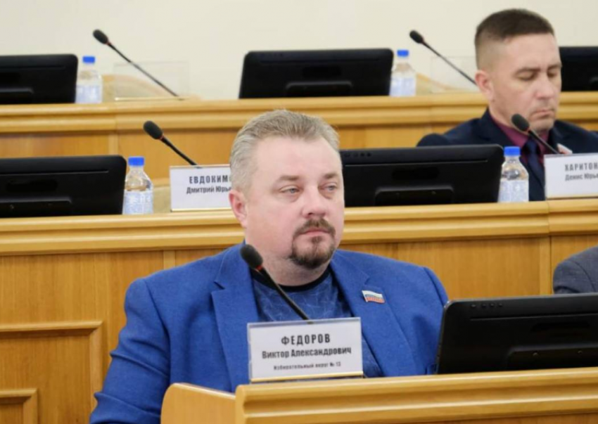 Астраханского депутата Виктора Федорова подозревают в хищении бюджетных средств