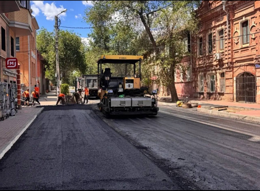 В Астрахани завершается ремонт двух центральных улиц