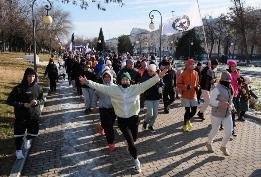 Астраханцы вышли на массовую пробежку после Нового года