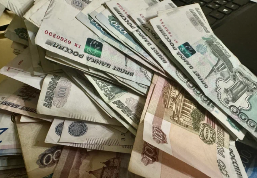 Астраханскому бойцу СВО вернули деньги, взысканные судебным приставом