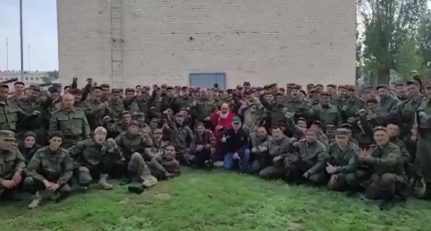 Мобилизованные бойцы из Астрахани записали видеоролик с благодарностью для астраханцев 
