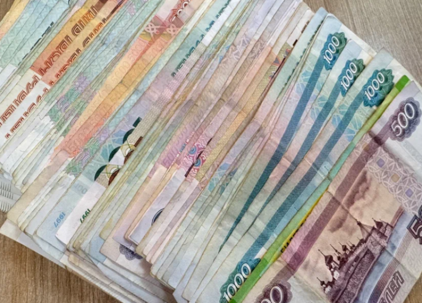 Несовершеннолетняя астраханка перевела мошенникам девять миллионов рублей