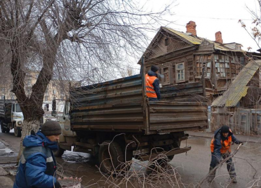 Экстренные и коммунальные службы Астрахани будут работать все праздники: телефоны