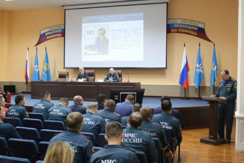  Вице-губернатор Князев поручил астраханским пожарным работать лучше 