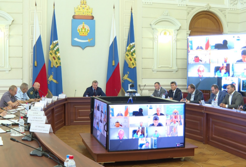 Астраханский губернатор поручил создать стоянки для задержанных судов