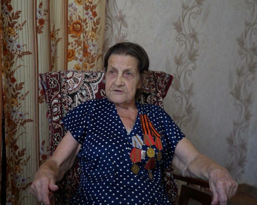Астраханская пенсионерка пожертвовала добровольцам из ДНР 300 тысяч рублей 