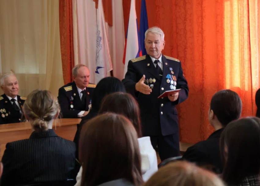 Ветераны УФСБ рассказали молодежи о подвигах астраханского контрразведчика