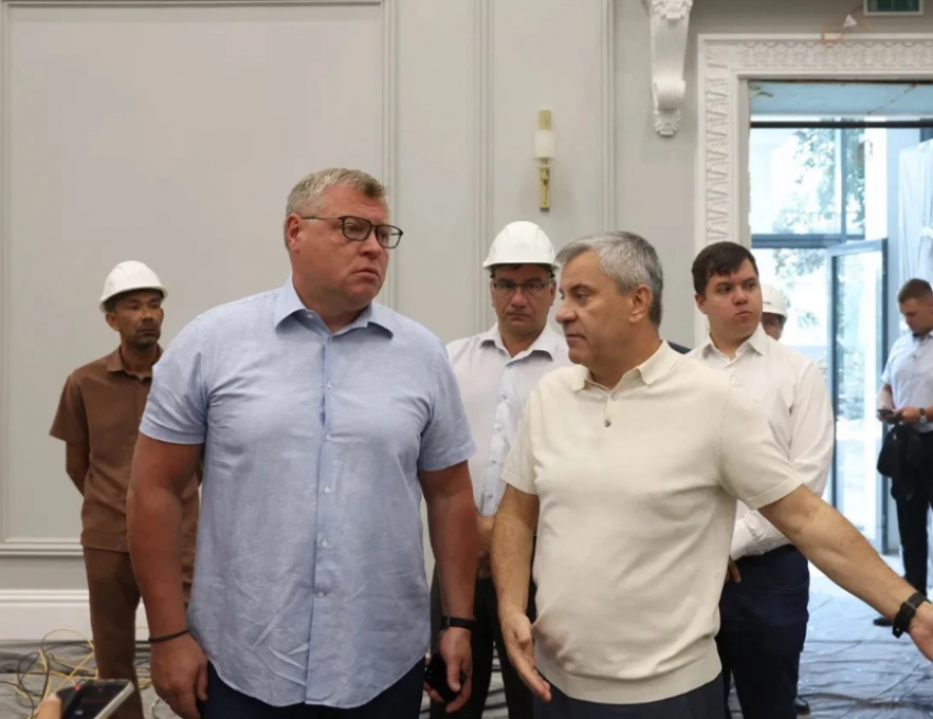 Губернатор Игорь Бабушкин поручил ускорить реконструкцию астраханского «Октября»