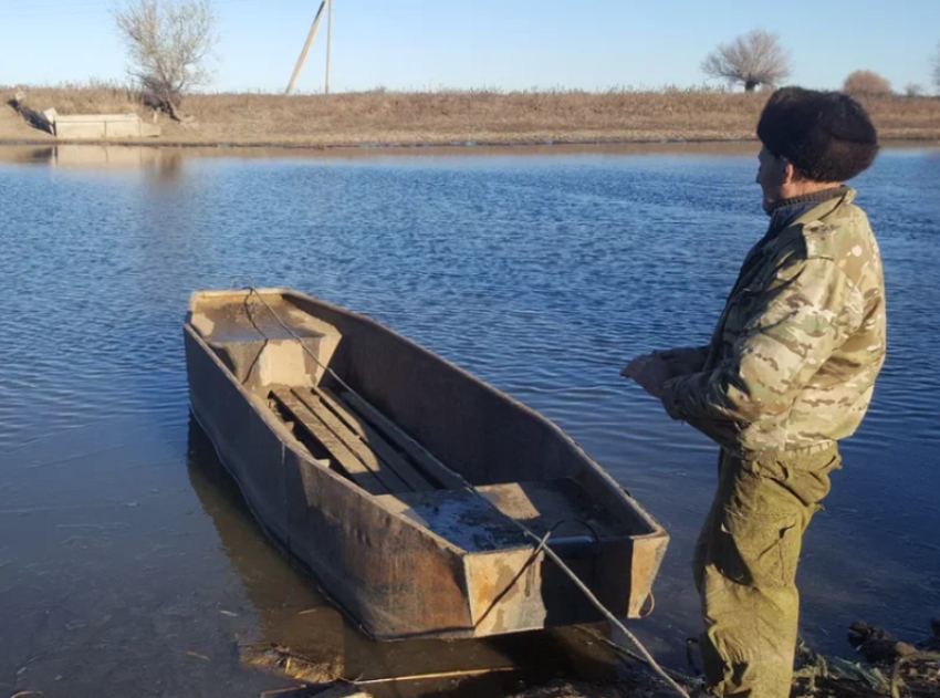 В Астраханской области туристу стало плохо на рыбалке вдали от помощи