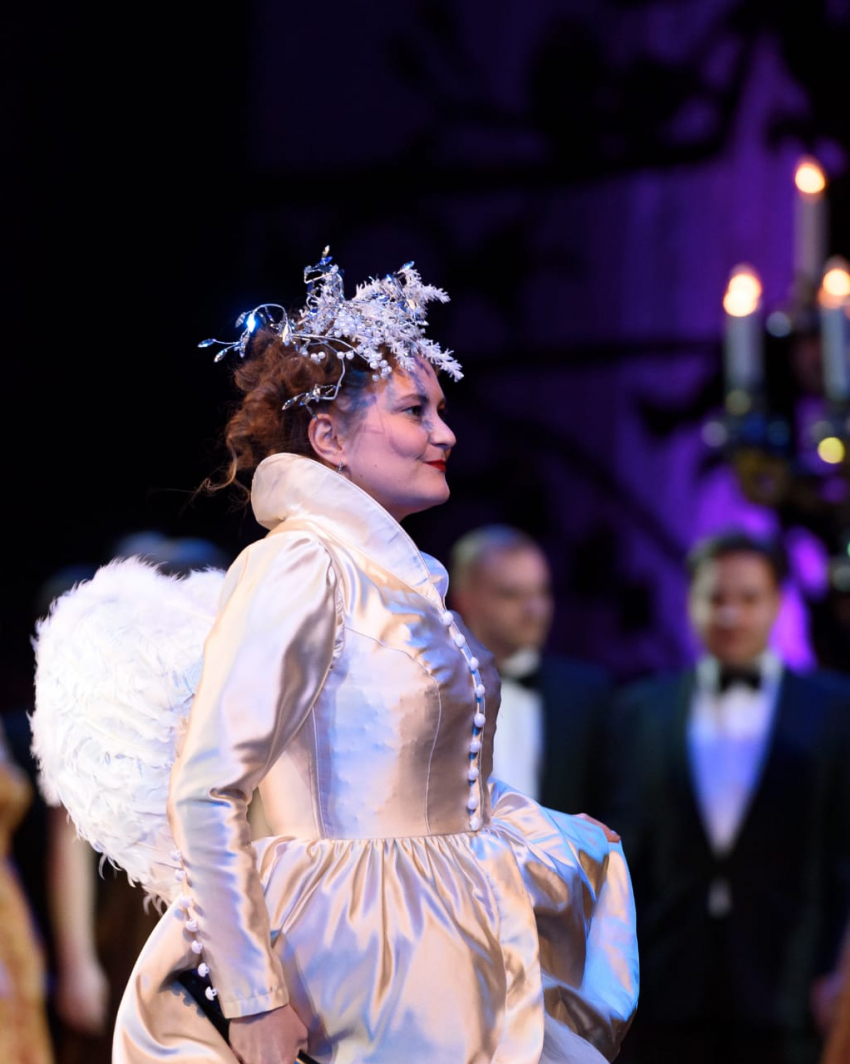 В Астраханском театре оперы и балета пройдёт концерт « Визитная карточка: Евгения Старцева"