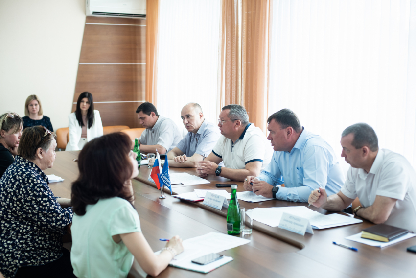 Председатель Астраханской областной Думы провел личный прием граждан 