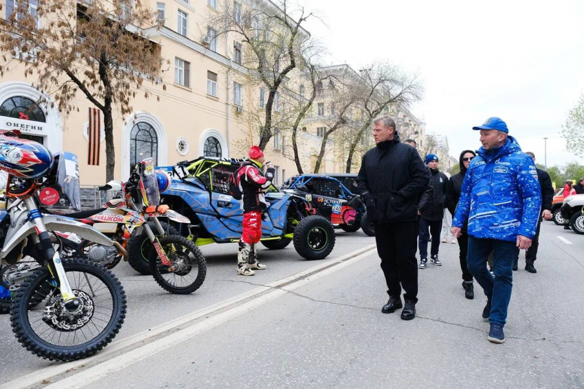 В Астрахани начался второй этап автомобильной гонки «Золото Кагана"