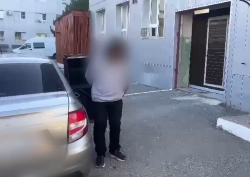 Астраханца задержали органы ФСБ за опасные призывы в телеграме