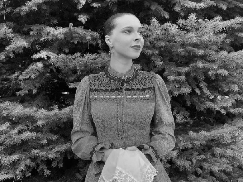 Молодая солистка астраханского казачьего ансамбля Евгения Золина погибла в ДТП