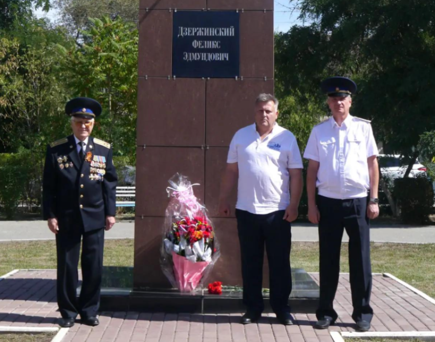 В Астрахани почтили память основателя Всероссийской чрезвычайной комиссии