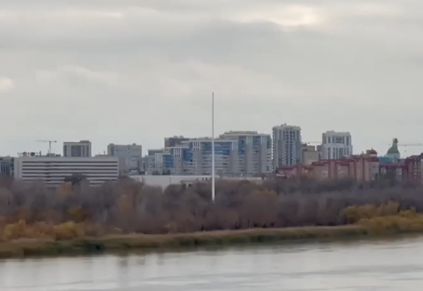 Астраханцам объяснили предназначение 65-метрового столба на острове Городской