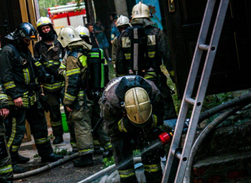 Следственный комитет Астрахани расследует гибель женщины на пожаре
