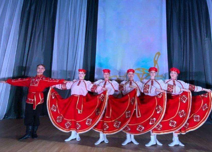 Танцоры из Астрахани взяли Гран-при Всероссийского конкурса «Осенняя феерия»