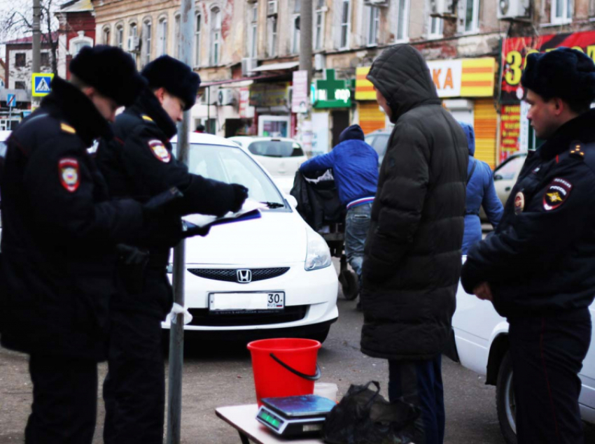 Астраханская полиция продолжает зачищать Большие Исады