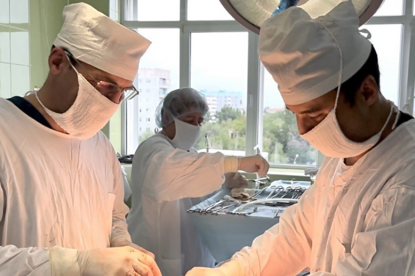 Астраханские хирурги применяют сложные бронхопластические операции для больных онкологией